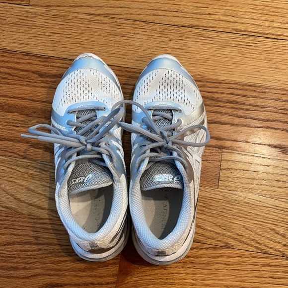 Asics running shoes! - Picture 2 of 3